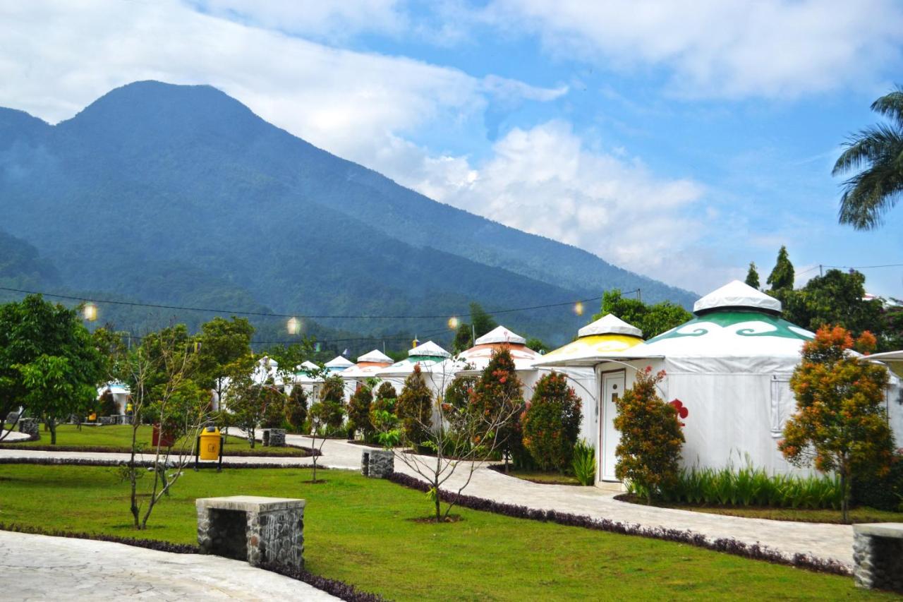 The Highland Park Resort Bogor Bagian luar foto
