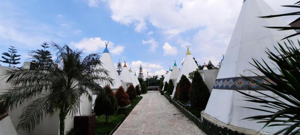 The Highland Park Resort Bogor Bagian luar foto