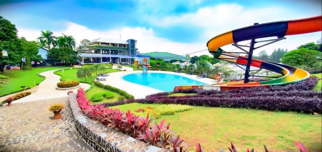 The Highland Park Resort Bogor Bagian luar foto
