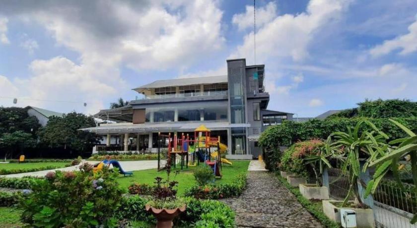 The Highland Park Resort Bogor Bagian luar foto