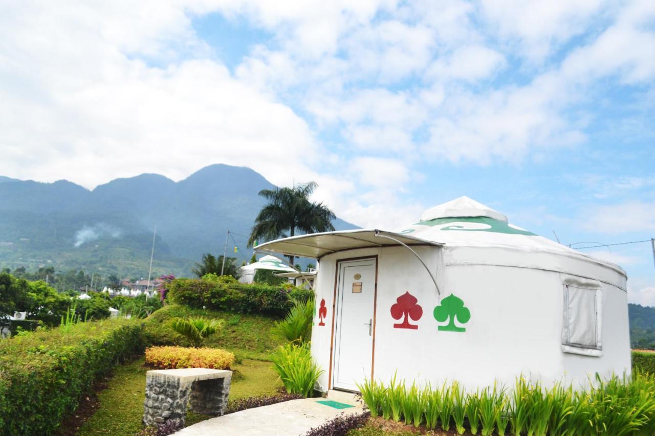 The Highland Park Resort Bogor Bagian luar foto
